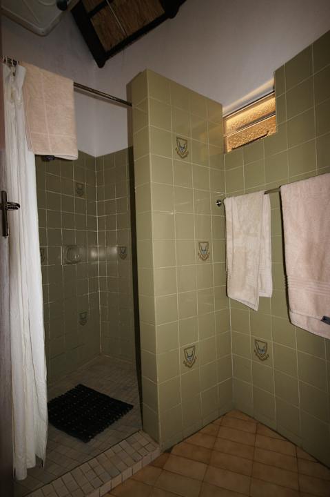 Dusche Gomo Gomo Game Lodge
