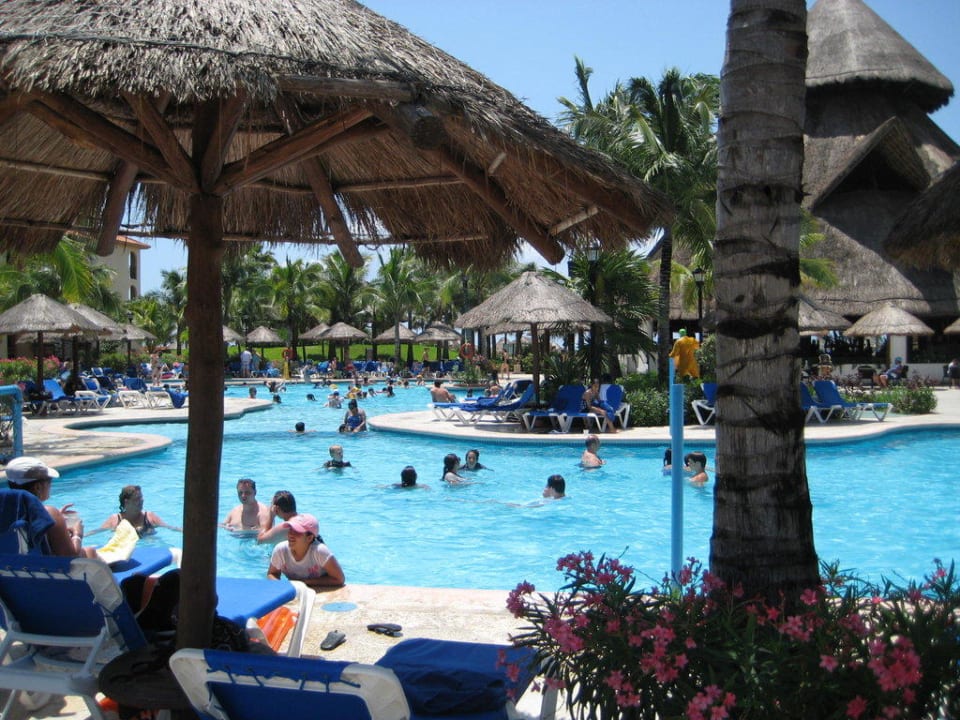 Pool Sandos Playacar Beach Resort