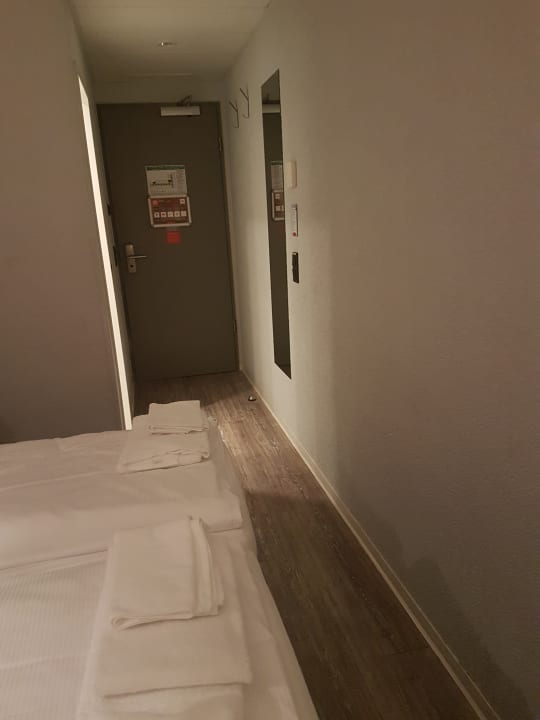 Zimmer MEININGER Hotel Berlin Hauptbahnhof