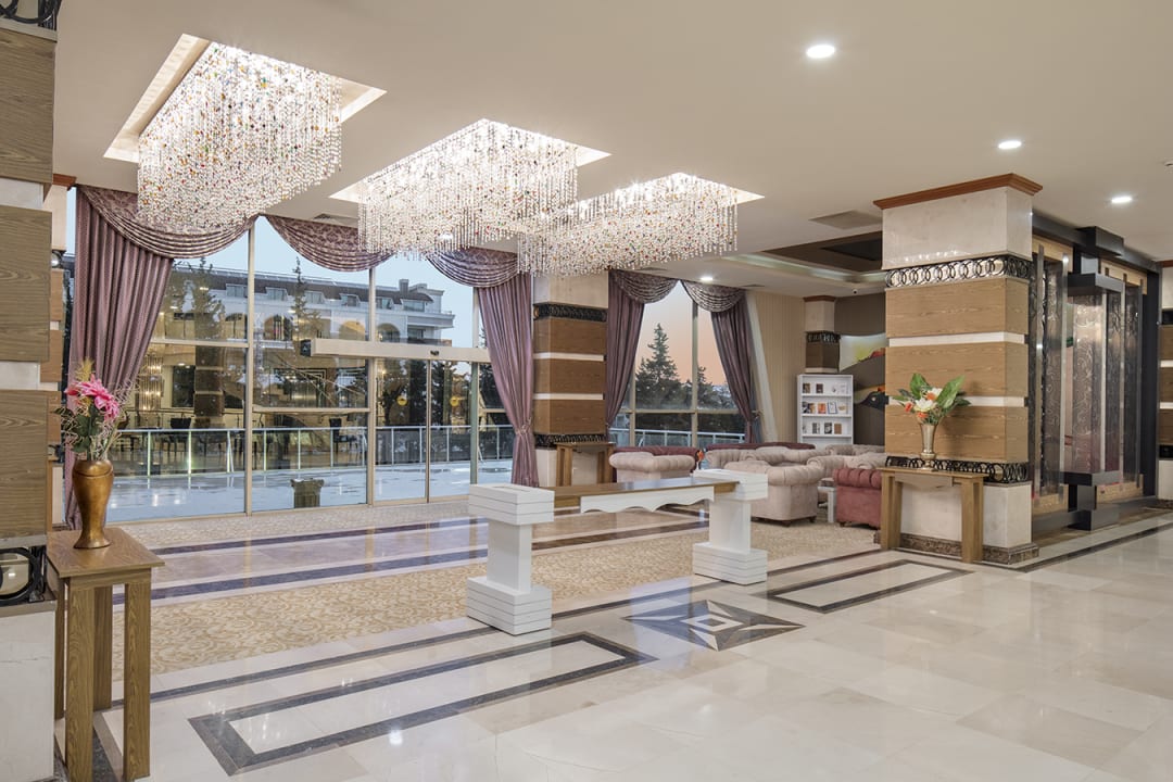 Lobby Hotel Grand Ring