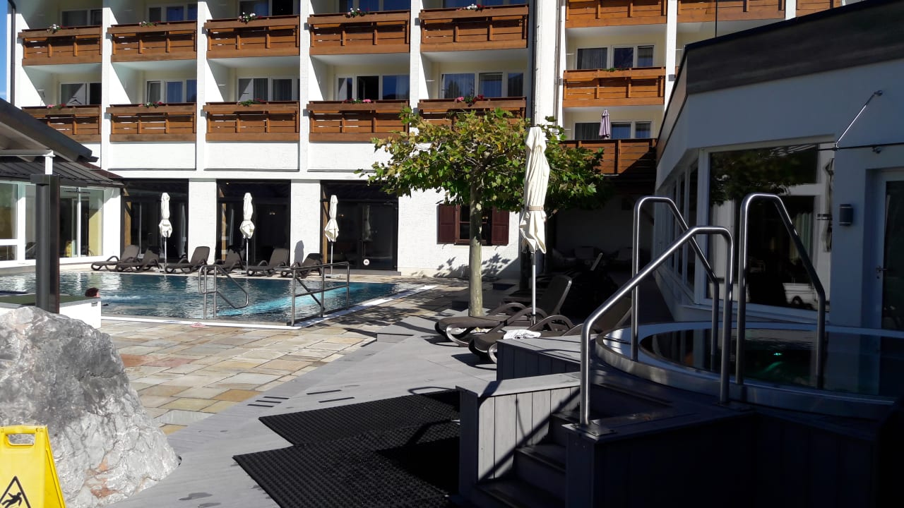Pool Alm- & Wellnesshotel Alpenhof