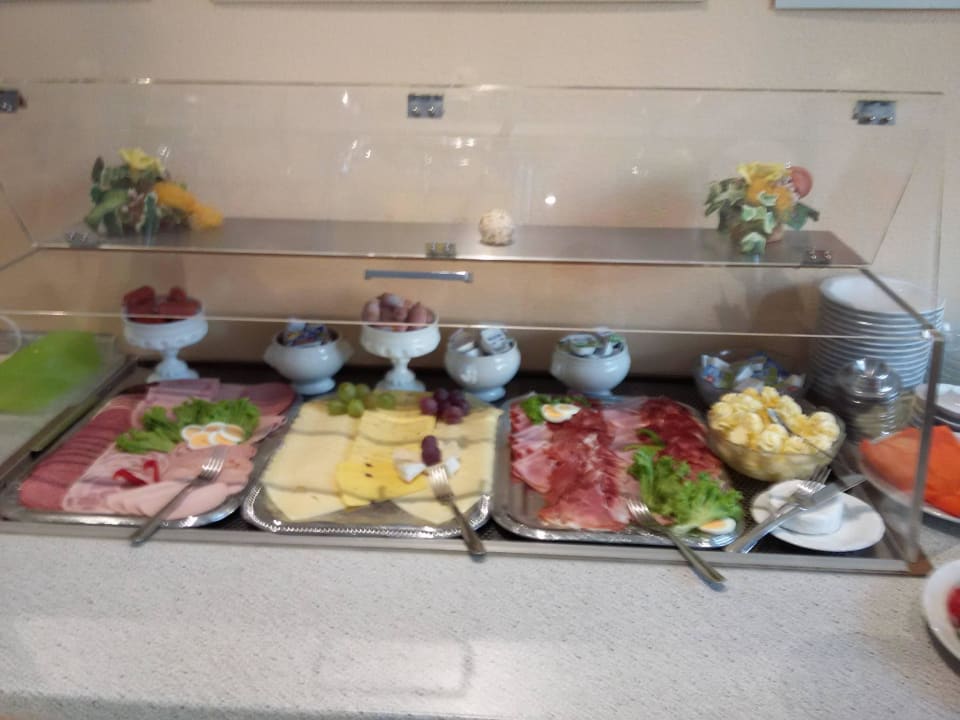 Frühstücksbüffet: Aufschnitt Reichel's Parkhotel