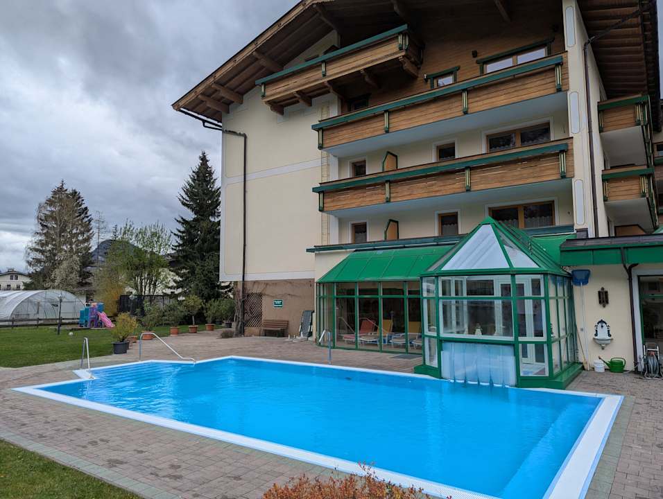 Pool Vitalhotel Berghof