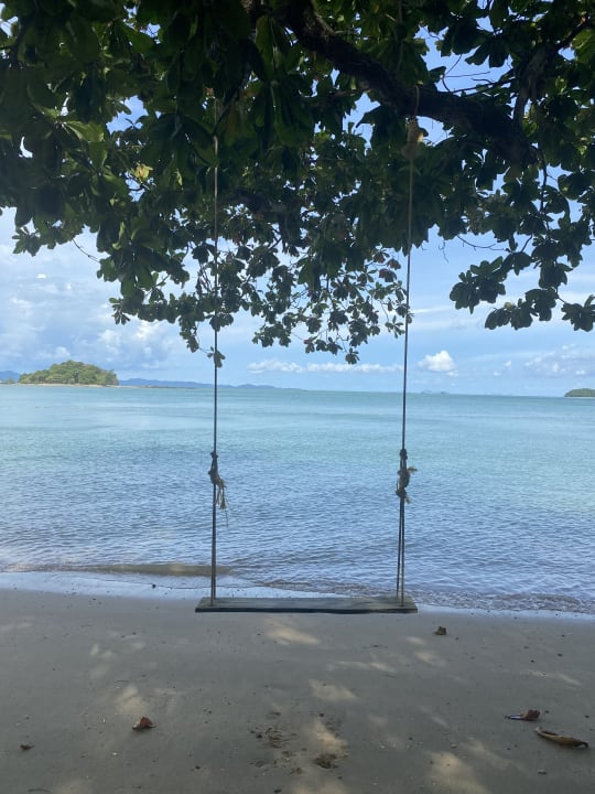 Strand Island Escape Burasari