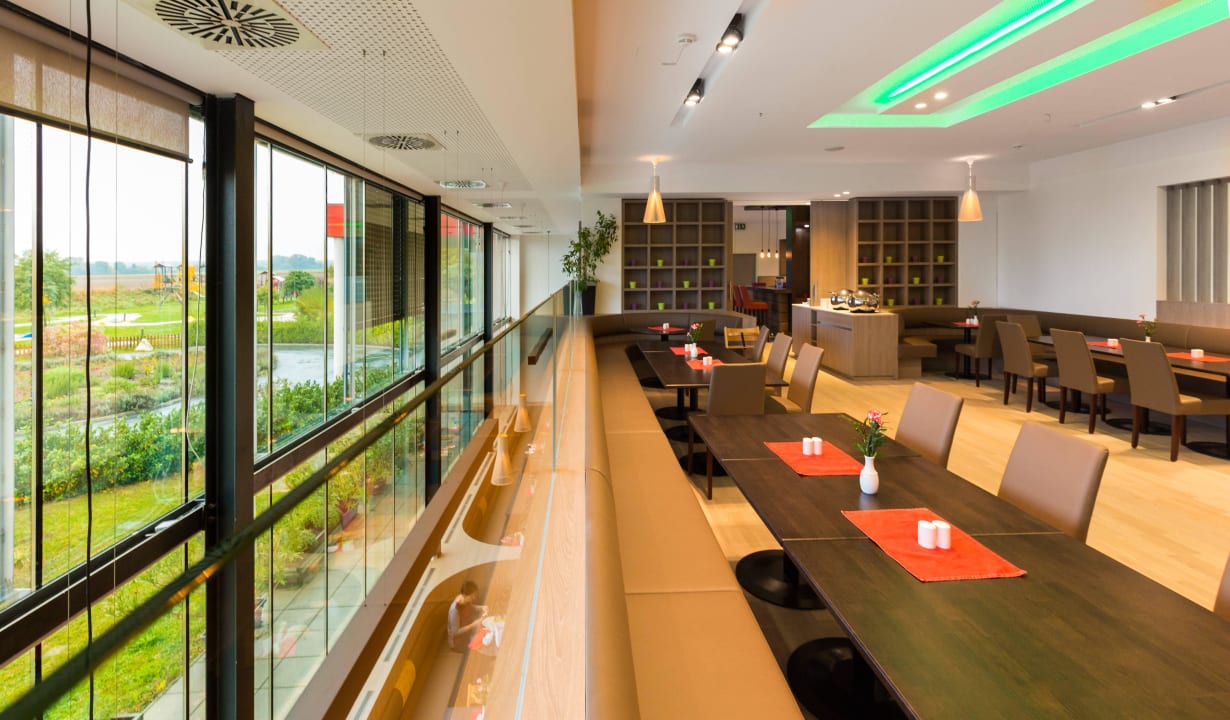 Aussicht vom Restaurant All In Red Thermenhotel