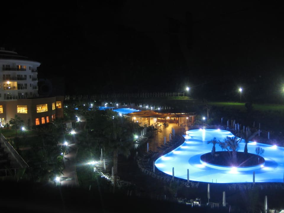 Pool bei Nacht Seaden Sea World Resort & Spa