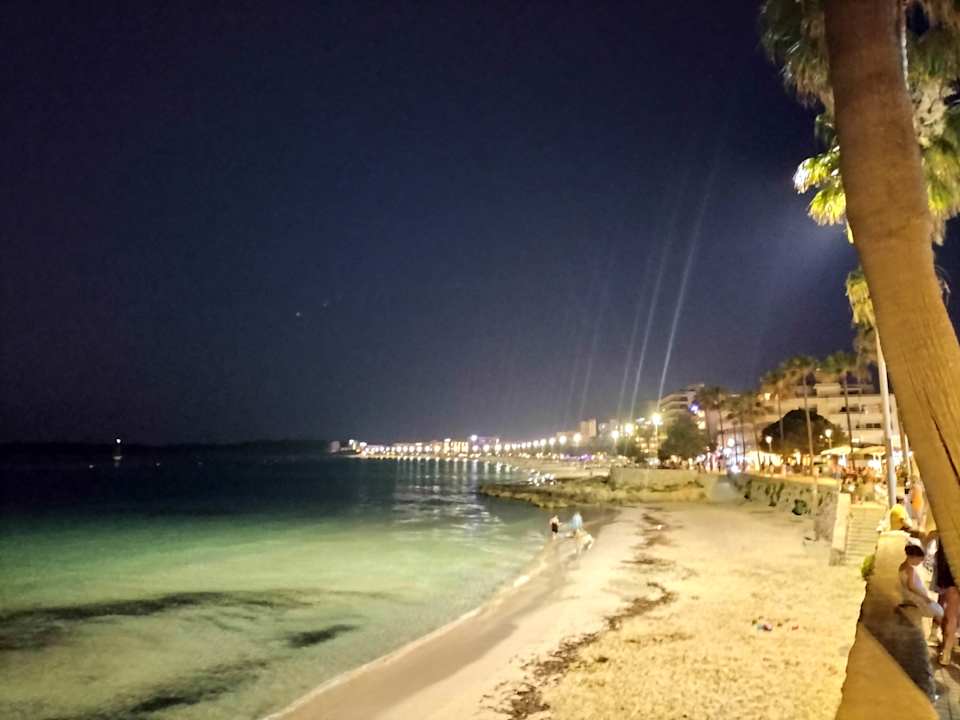 Strand R2 Veronica Beach Hotel