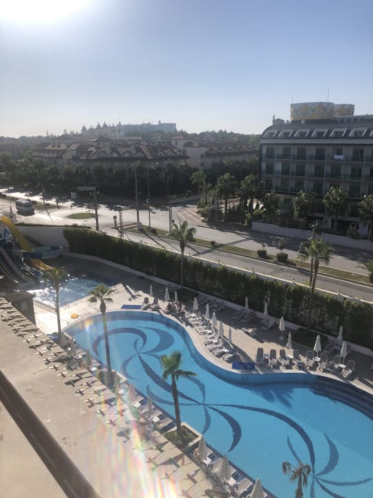 Pool Mary Hotel Side