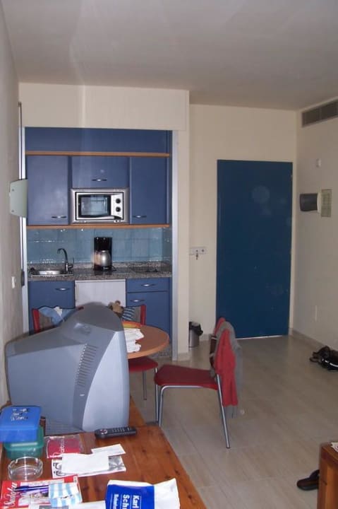 Eingangsbereich mit Einbauküche Hotel THB Tropical Island