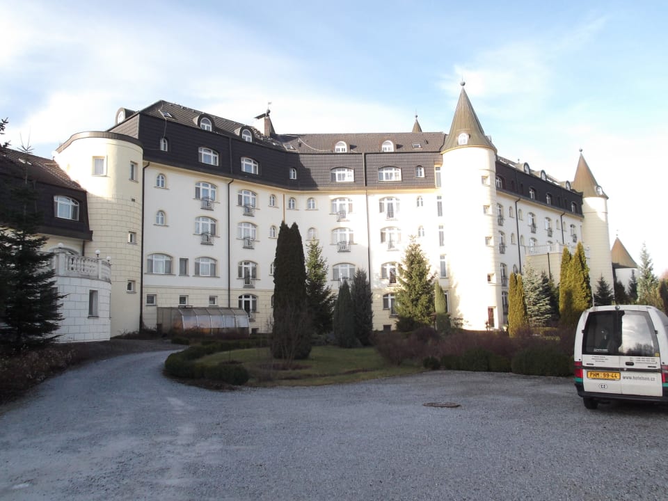 Außenansicht Hotel S.E.N. Senohraby