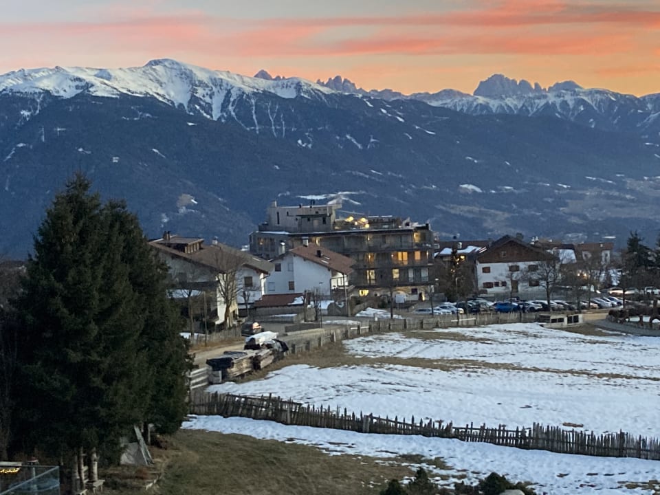 Ausblick SONNENBERG | Panorama Dolomites Wellbeing