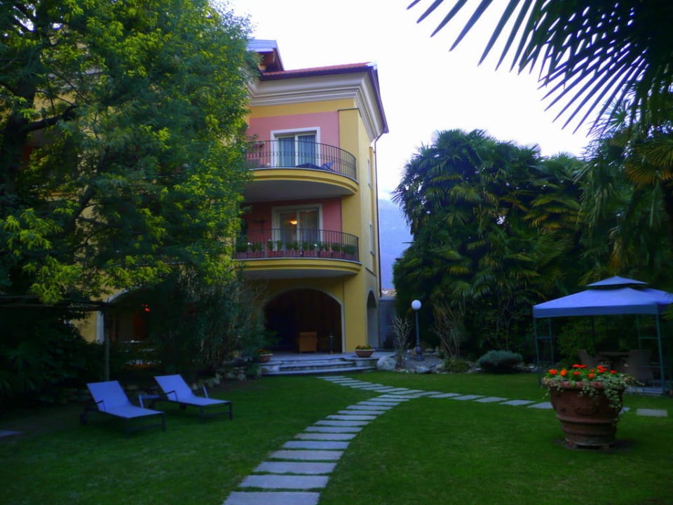 Zugangsweg vom Parkplatz Villa Palmira