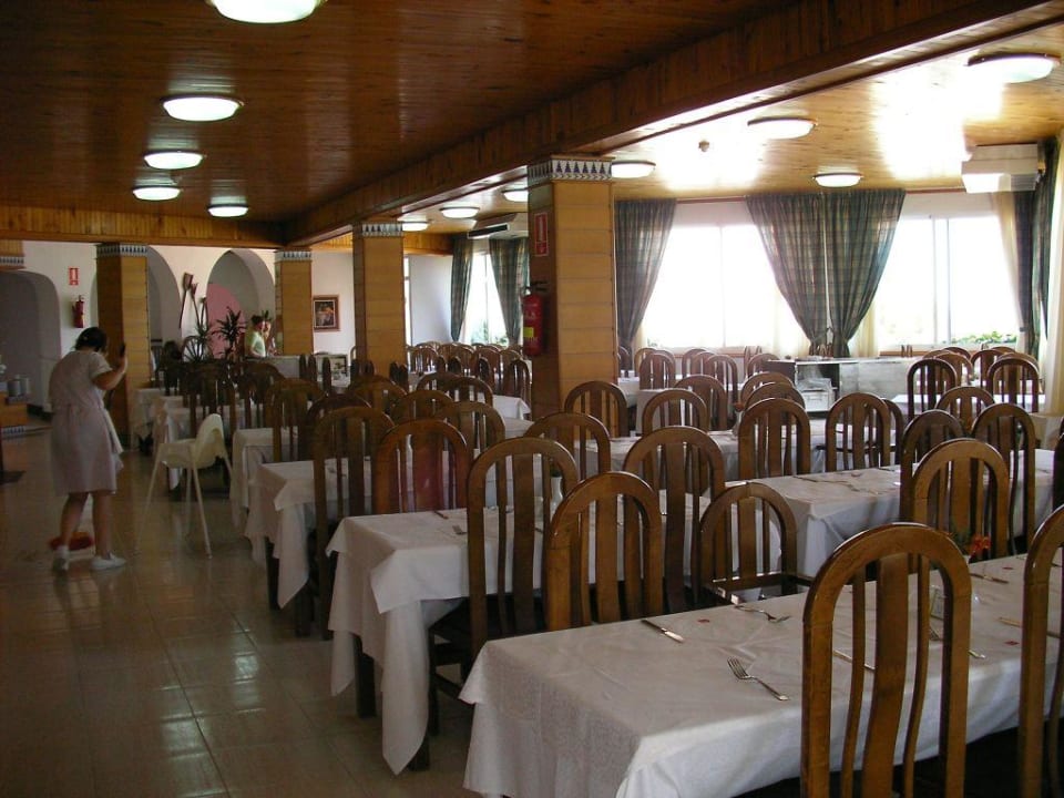 Unterer Raum des Restaurants Iberostar Waves Cala Domingos