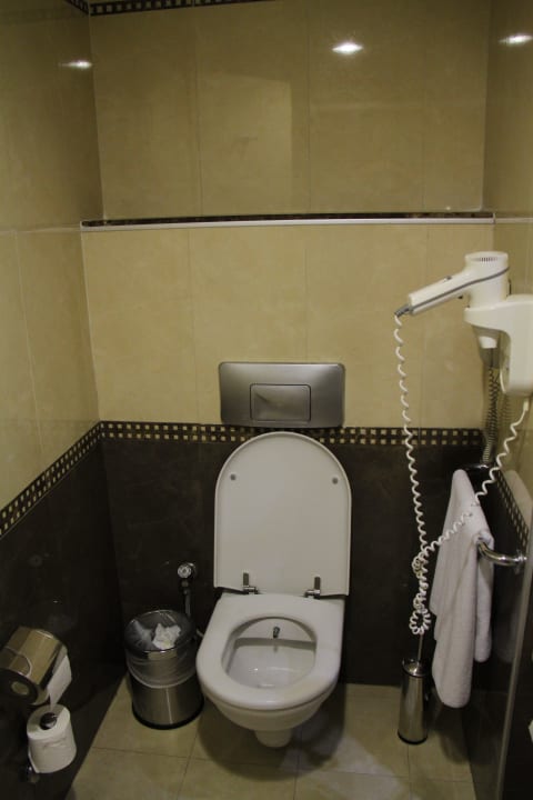 Sehr sauberes WC PALOMA Perissia