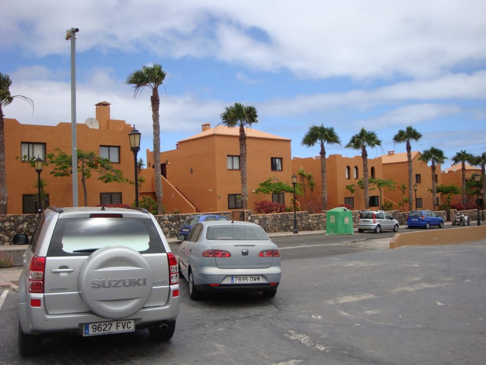 Parkplatz vor dem Hotel Hotel Oasis Dunas