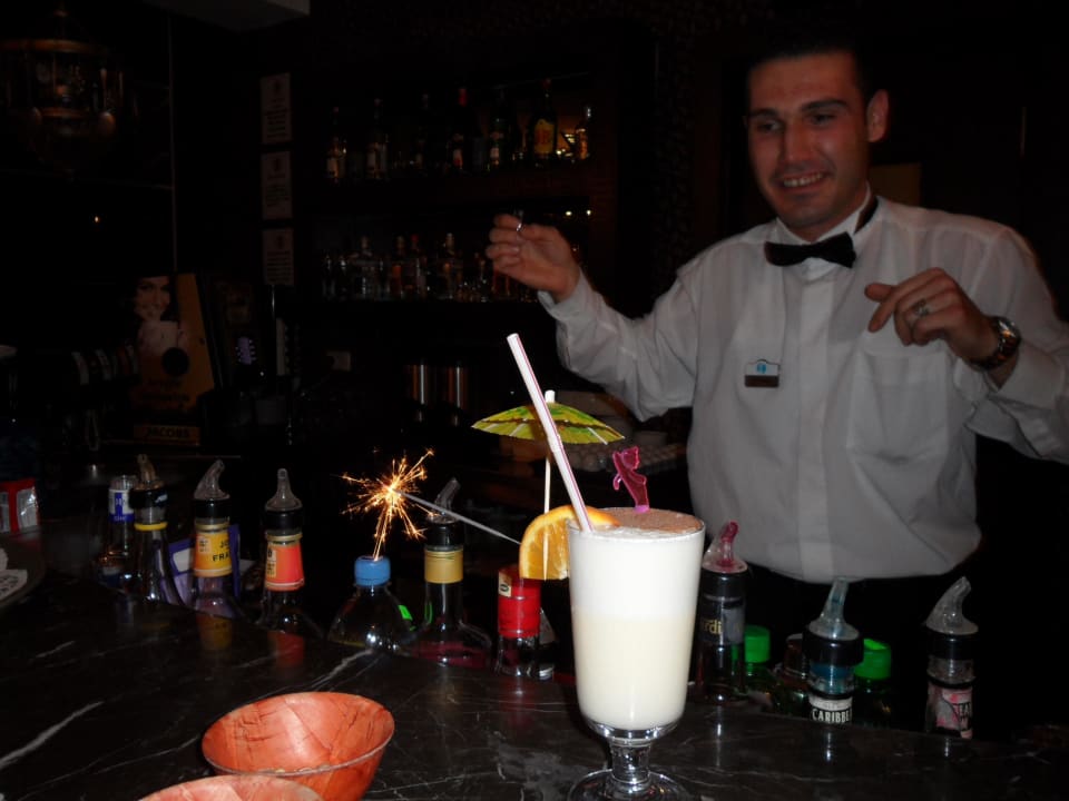 Pina Colada man Mehmet Roma Beach Resort & Spa 16+ Adult Only