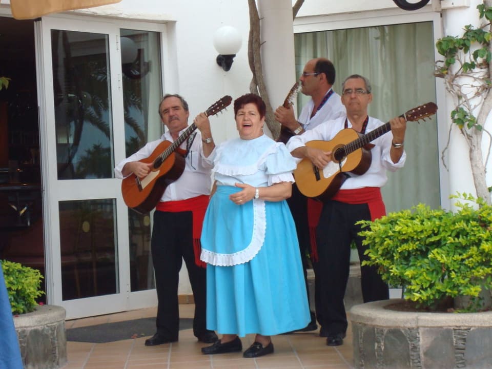 Folklore auf der Hotelterrasse Hotel Riu Palace Maspalomas Adults Only