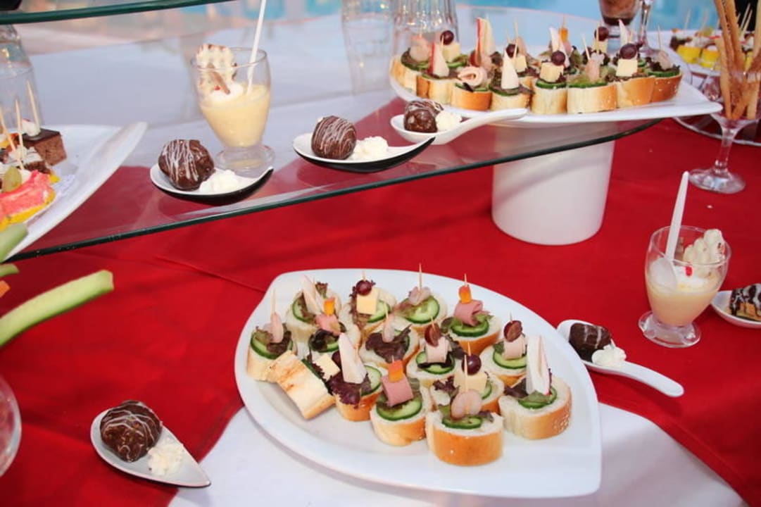 Empfangshäppchen beim Managementteamvorstellung Jaz Dar EL Madina