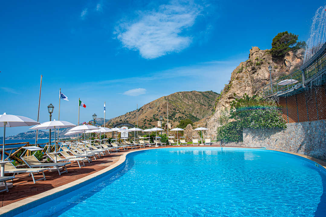 Pool Baia Taormina - CDSHotels