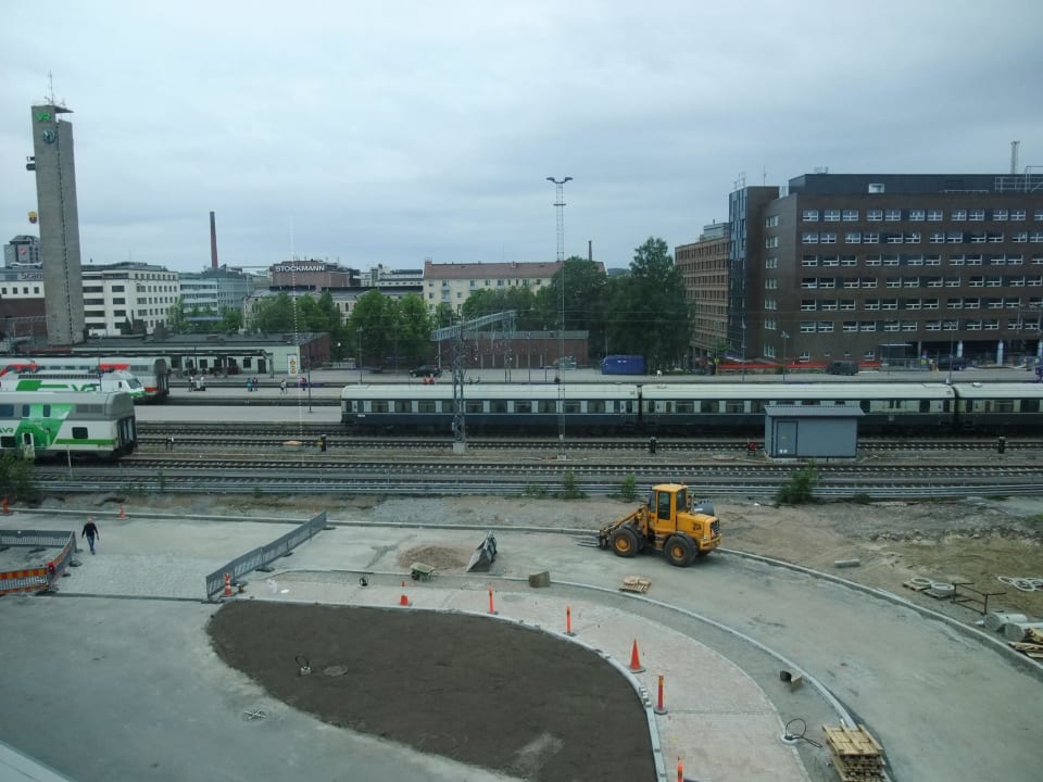 Ausblick Richtung Gleise, Zimmer 401 Hotel Scandic Tampere Station