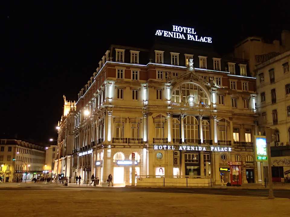 Bei Nacht Hotel Avenida Palace