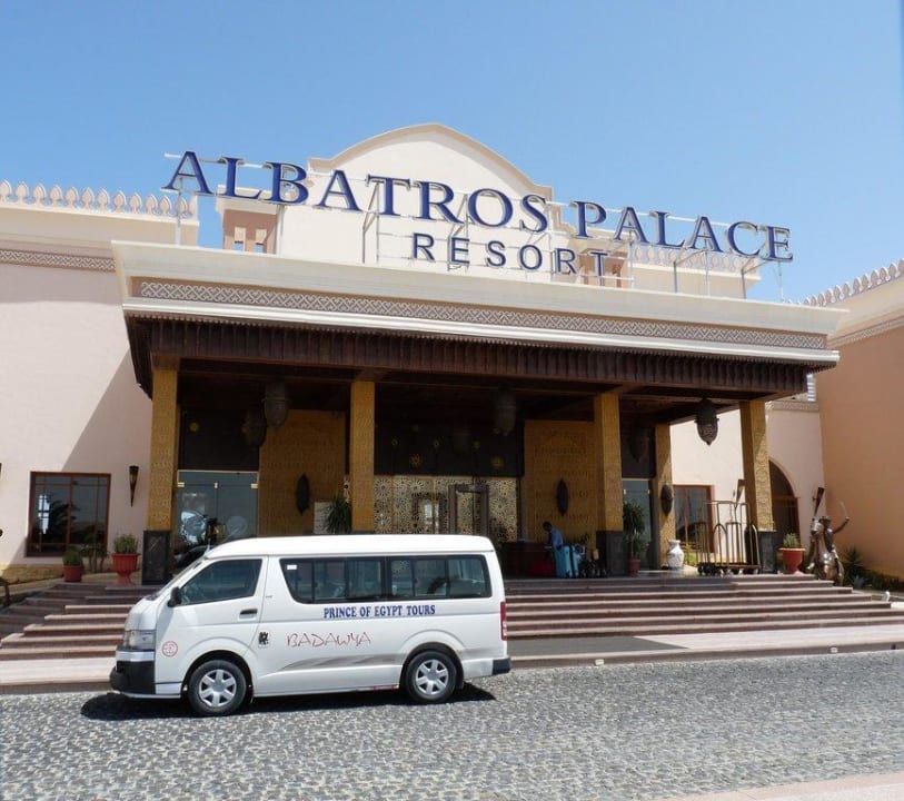 Eingang zum Hotel Pickalbatros Palace Resort
