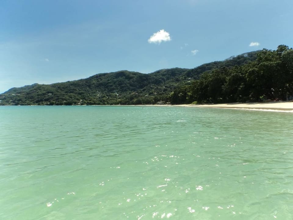 Strand nach rechts Berjaya Beau Vallon Bay Resort & Casino