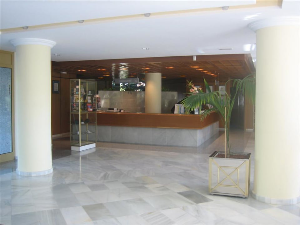 Kofferwaage an der Rezeption Hipotels Bahia Grande