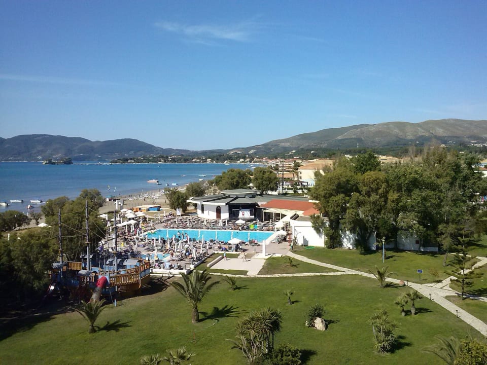 Widok z dachu hotelu 2 Domes Aulūs Zante, Autograph Collection