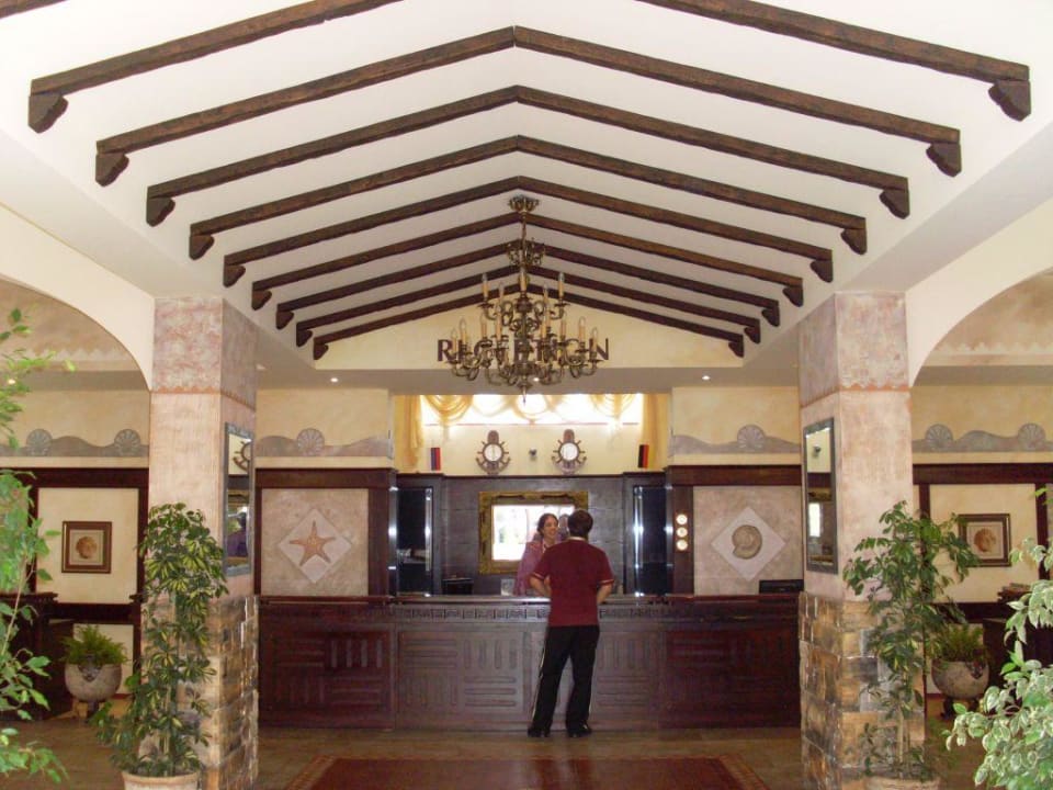 Eingangshalle mit der Rezeption Alba Sunny Beach