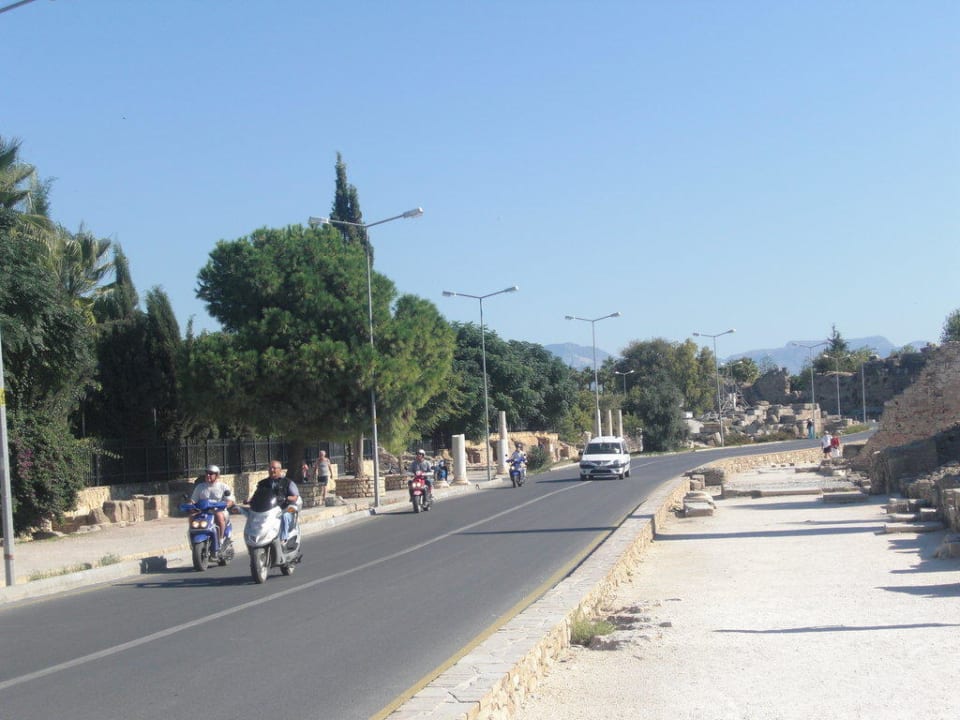 Eingang in die Hotelanlage Hotel Neptün/Neptun