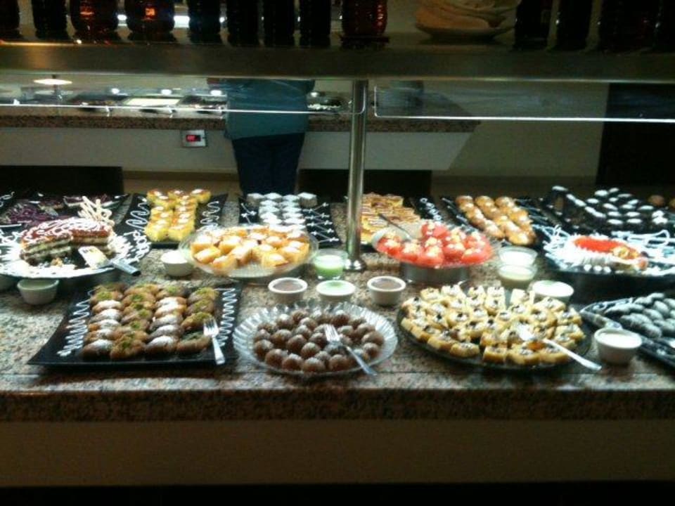 Kleiner Ausschnitt über Süßspeisen Hotel Aslan City Kleopatra