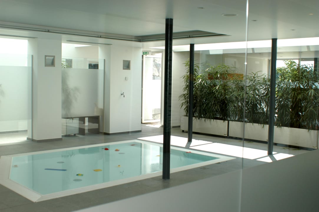 Kinder-Indoor-Pool Hotel Weiss