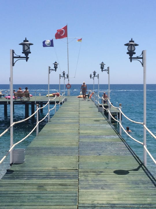 Der hoteleigene Badesteg! Le Jardin Resort