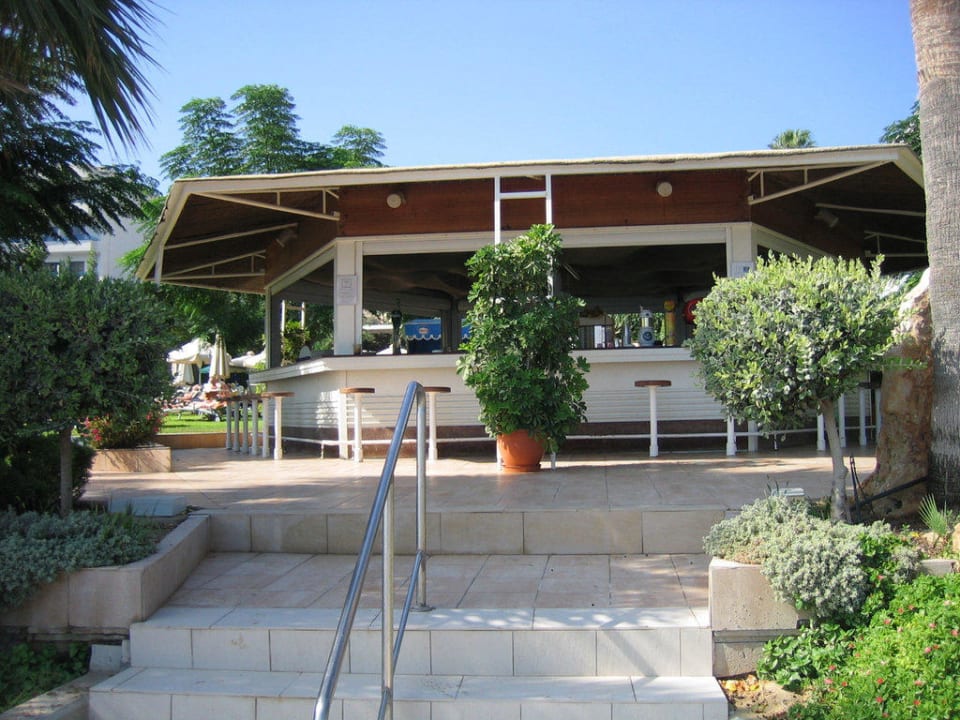 Kiosk in der Gartenanlage Hotel Sunrise Beach