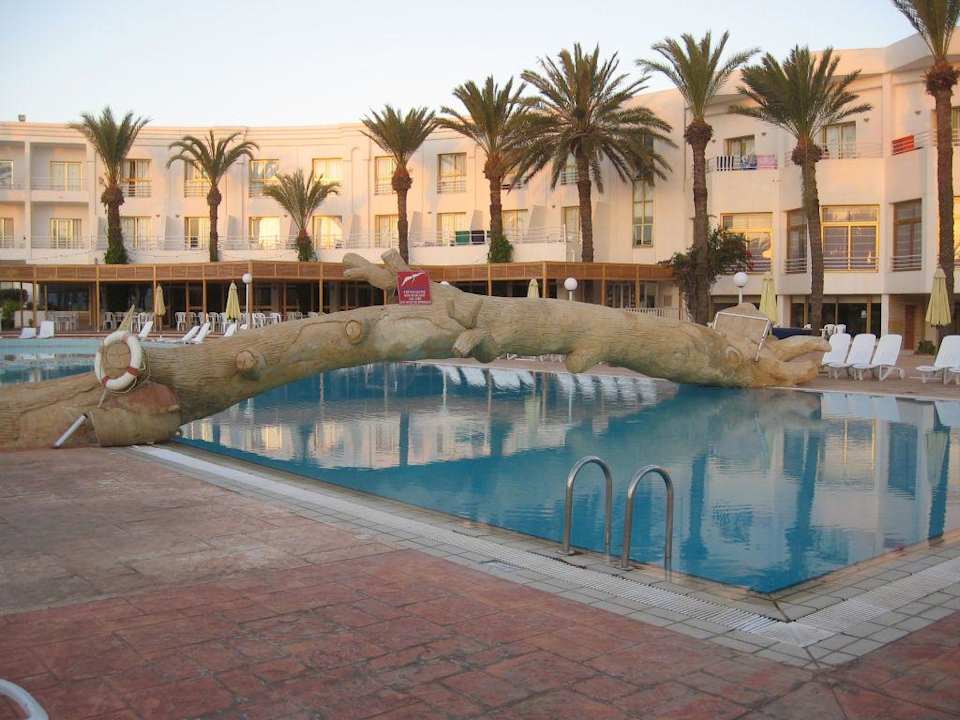 Pool Ruspina Beach Resort
