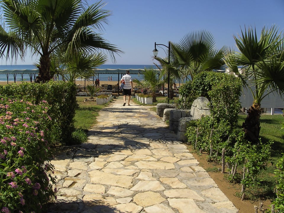 Weg zum Strand Bella Resort & Spa