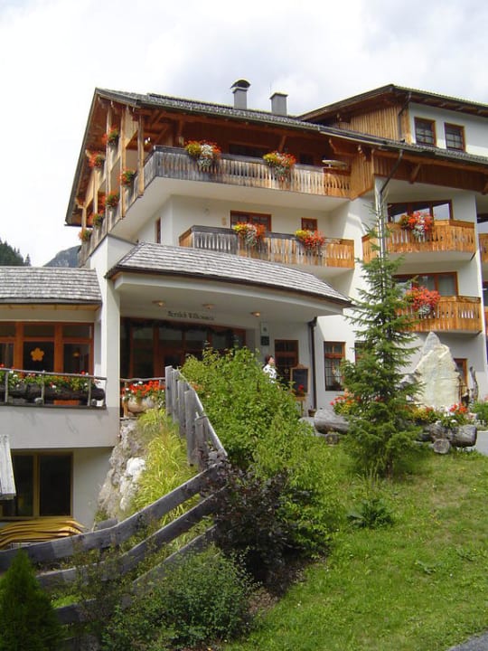 Teilansicht des Hotels Almwellness-Resort Tuffbad