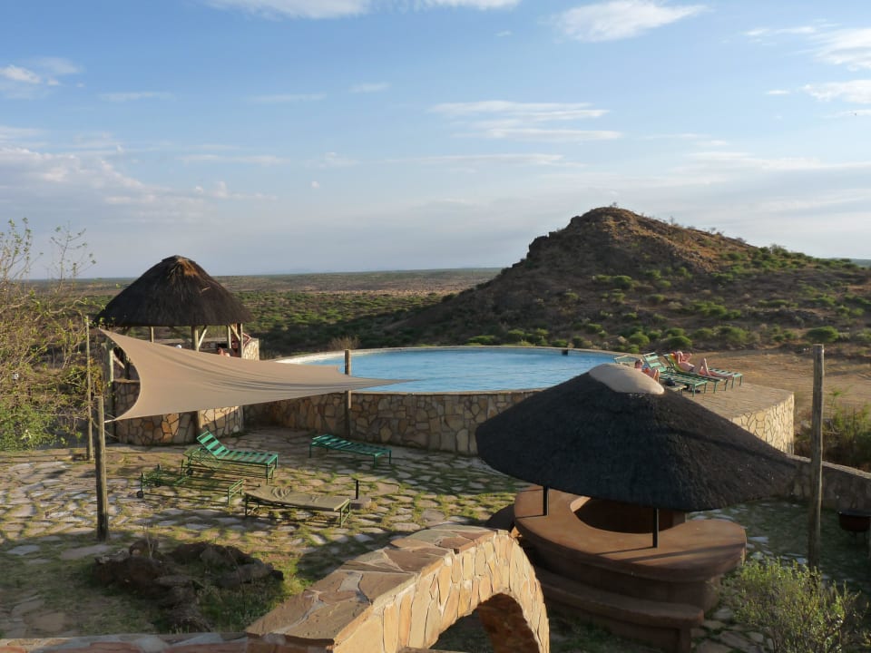 Der große Pool Onjala Lodge