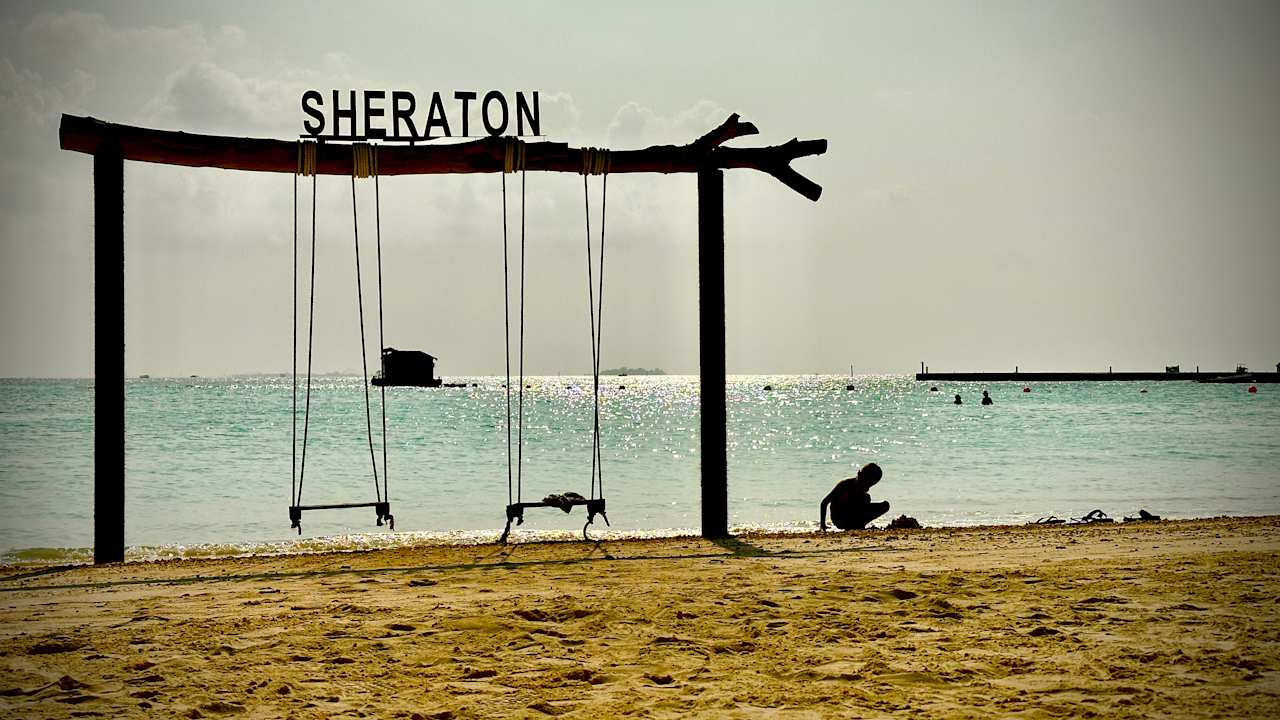 Strand Sheraton Maldives Full Moon Resort & Spa