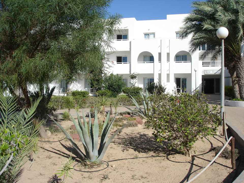 Gartenanlage mit Haupthaus Hotel El Mouradi Djerba Menzel