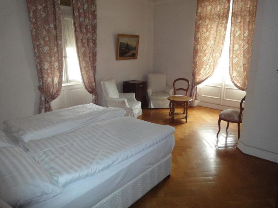 Raum 1 mit Balkon J5 Hotels Helvetie Montreux