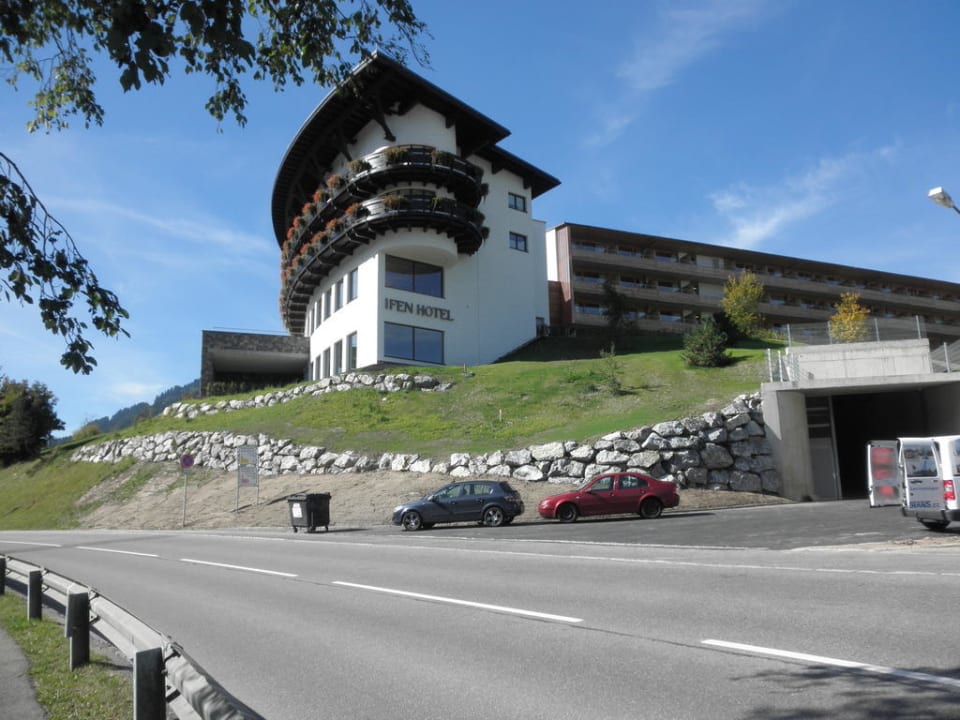 Die erste Ansicht bei der Anfahrt A-ROSA Ifen Hotel Kleinwalsertal