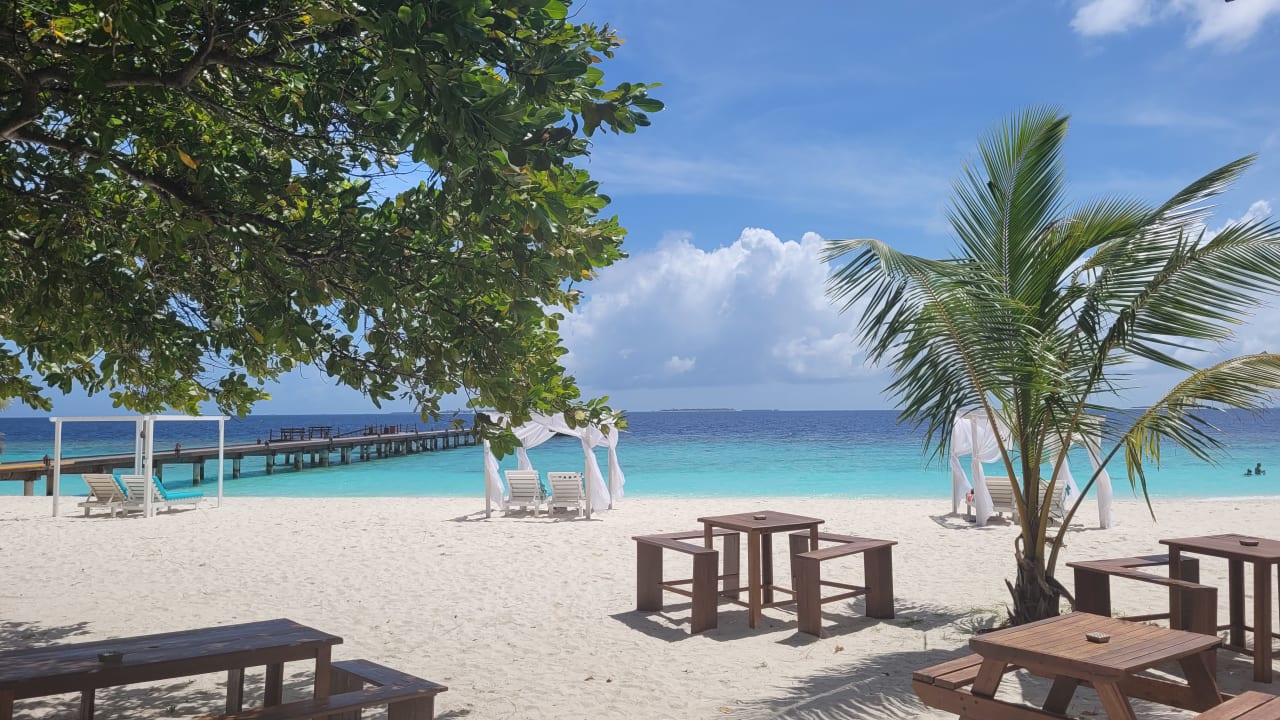 Strand Adaaran Select Meedhupparu Island Resort - Premium All Inclusive
