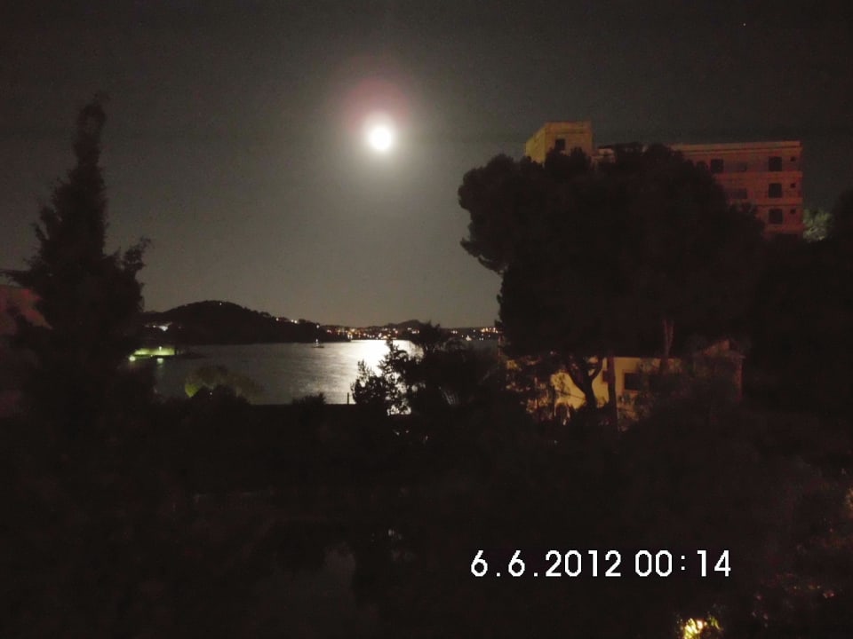 Nachtblick bei Vollmond (ohne Blitz) FLOR los Almendros Hotel