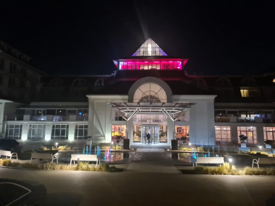 Lobby Grand Lubicz – Uzdrowisko Ustka