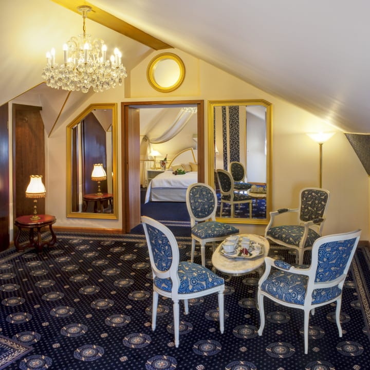 Luxury Suite 401 Living Area Hotel Hoffmeister