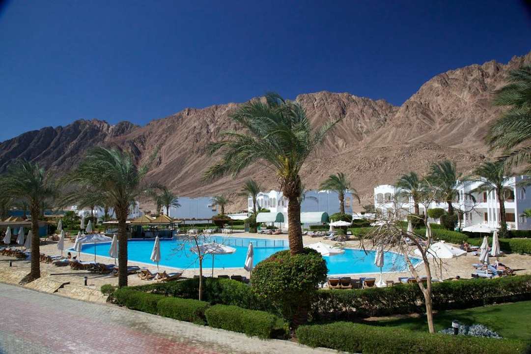 Pool bei Tag Happy Life Village