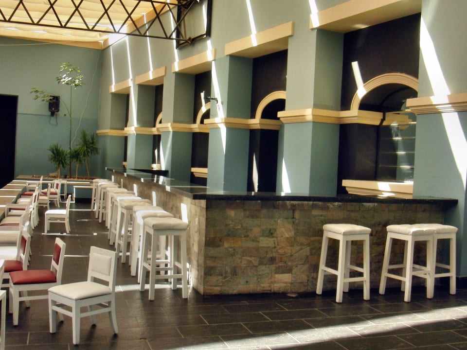 Thekenbereich des Theaters Fantasia JAZ Aquamarine Resort