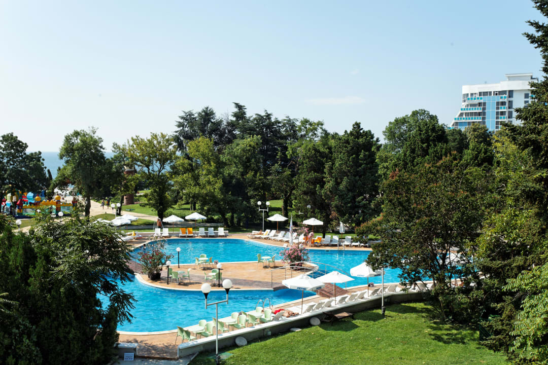 Poolanlage Hotel Lebed Hotel Lebed